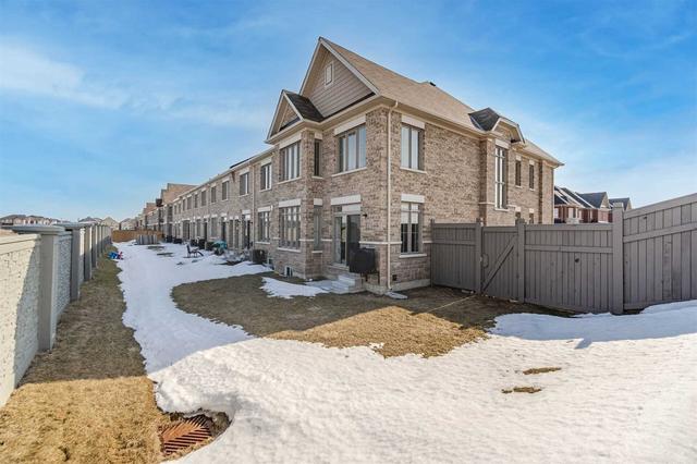 56 Folgate Cres, House attached with 4 bedrooms, 3 bathrooms and 3 parking in Brampton ON | Image 31