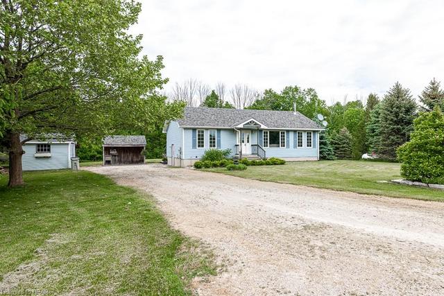 33988 Iron Springs Road, House detached with 3 bedrooms, 1 bathrooms and 8 parking in Central Huron ON | Image 12