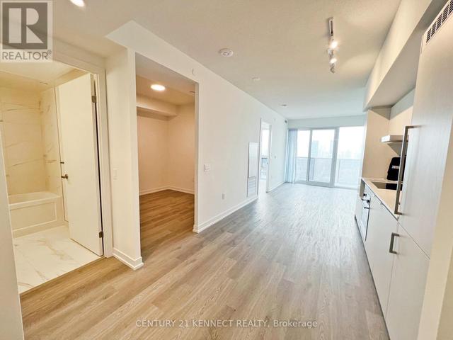 4003 - 55 Cooper St, Condo with 1 bedrooms, 1 bathrooms and 0 parking in Toronto ON | Image 5