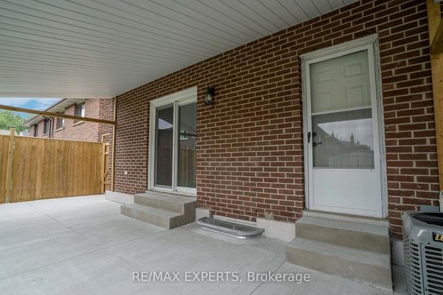15 Albany (Main) Dr, House semidetached with 4 bedrooms, 2 bathrooms and 4 parking in Vaughan ON | Image 37