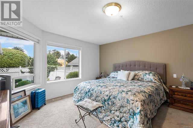 3355 Edgewood Dr, House attached with 2 bedrooms, 3 bathrooms and 2 parking in Nanaimo BC | Image 8