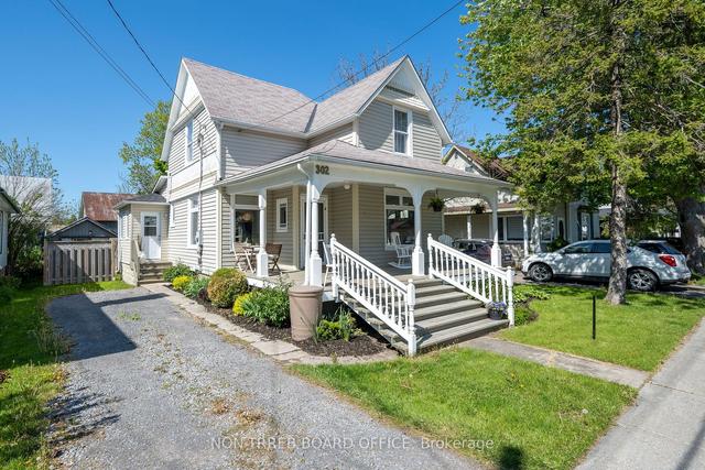 302 Noxon Ave, House detached with 3 bedrooms, 2 bathrooms and 3 parking in Prince Edward County ON | Image 12
