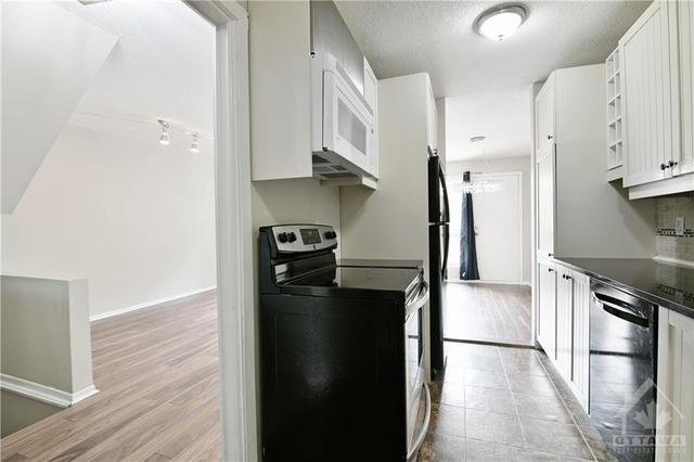 222 Romulus Private, Townhouse with 4 bedrooms, 3 bathrooms and 2 parking in Ottawa ON | Image 15