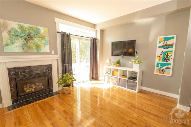 420 Cache Bay, Townhouse with 4 bedrooms, 3 bathrooms and 6 parking in Ottawa ON | Image 7