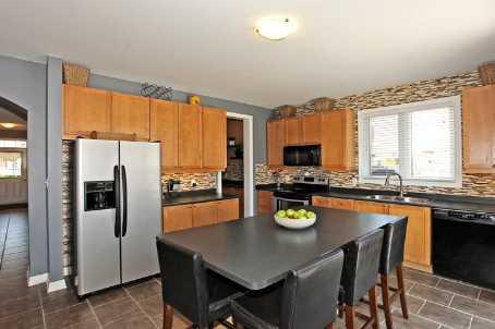 102 Little Rouge Circ, House detached with 4 bedrooms, 3 bathrooms and 2 parking in Whitchurch Stouffville ON | Image 5