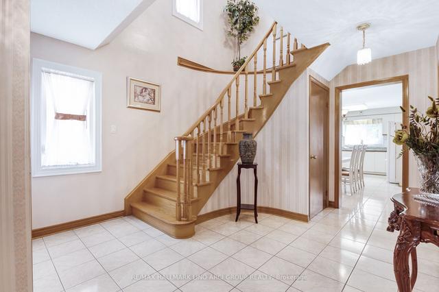 77 Morning Star Dr, House detached with 4 bedrooms, 3 bathrooms and 6 parking in Vaughan ON | Image 11