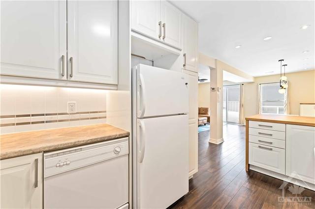 199 - 825 Cahill Drive, Townhouse with 3 bedrooms, 2 bathrooms and 1 parking in Ottawa ON | Image 13