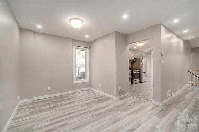563 Latour Crescent, Townhouse with 3 bedrooms, 3 bathrooms and 3 parking in Ottawa ON | Image 4