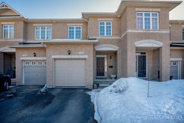 724 Nakina Way, Townhouse with 3 bedrooms, 3 bathrooms and 3 parking in Ottawa ON | Image 1
