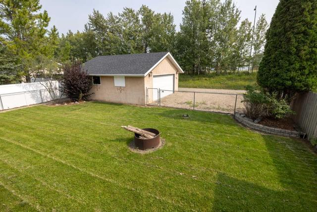 6731 61 Street Close, House detached with 4 bedrooms, 2 bathrooms and 2 parking in Rocky Mountain House AB | Image 2