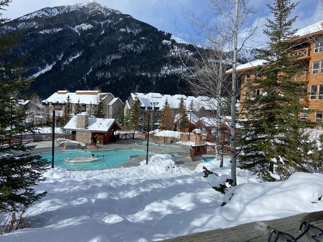 406 - 2080 Summit Drive, Condo with 1 bedrooms, 1 bathrooms and 1 parking in East Kootenay F BC | Image 13