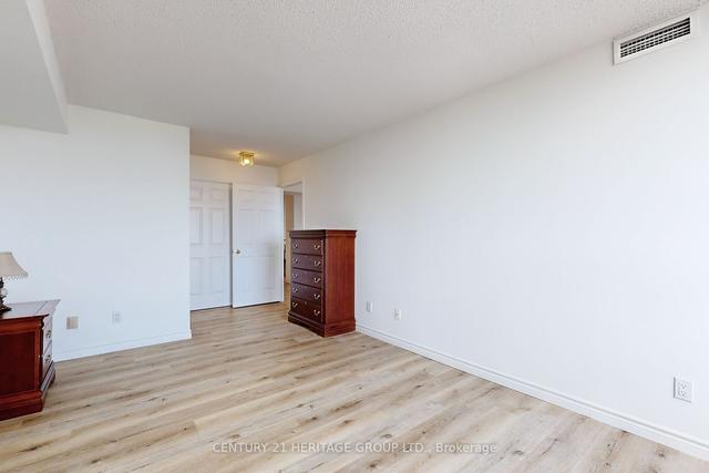 1012 - 8 Covington Rd, Condo with 2 bedrooms, 2 bathrooms and 1 parking in Toronto ON | Image 5