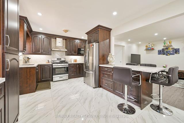 11 Billcar Rd, House detached with 3 bedrooms, 3 bathrooms and 6 parking in Toronto ON | Image 10