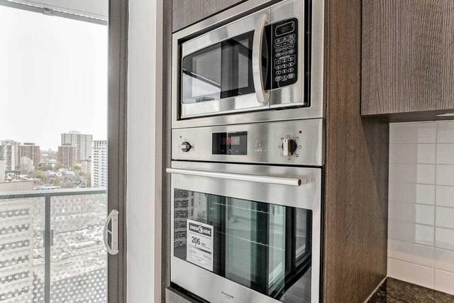 1212 - 11 Wellesley St W, Condo with 0 bedrooms, 1 bathrooms and 0 parking in Toronto ON | Image 13