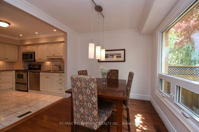5 - 5411 Lakeshore Rd, Townhouse with 3 bedrooms, 3 bathrooms and 2 parking in Burlington ON | Image 2