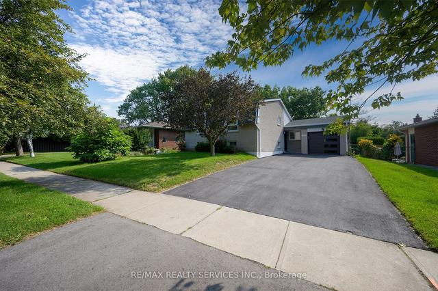 1317 Falgarwood Dr, House detached with 4 bedrooms, 4 bathrooms and 5 parking in Oakville ON | Image 12