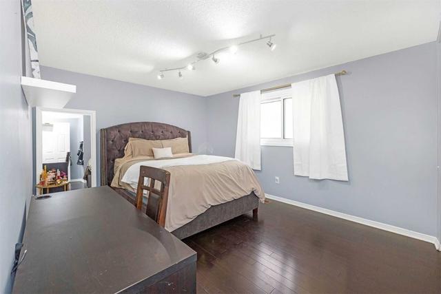 7 Aron Dr, House detached with 4 bedrooms, 4 bathrooms and 6 parking in Brampton ON | Image 21