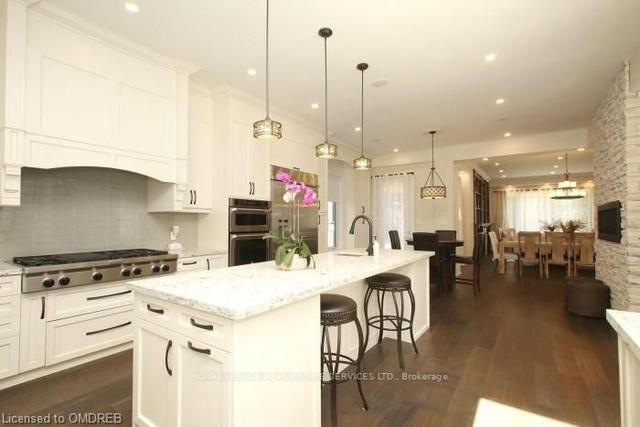 375 Arden Cres, House detached with 4 bedrooms, 7 bathrooms and 6 parking in Burlington ON | Image 2