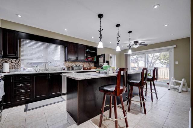9 Grove Hill Dr, House detached with 4 bedrooms, 6 bathrooms and 6 parking in Toronto ON | Image 7