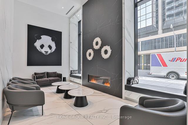 1712 - 20 Edward St, Condo with 2 bedrooms, 1 bathrooms and 0 parking in Toronto ON | Image 17