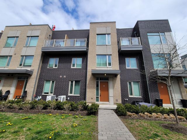 30 - 22 Applewood Lane, Townhouse with 3 bedrooms, 3 bathrooms and 1 parking in Toronto ON | Image 1