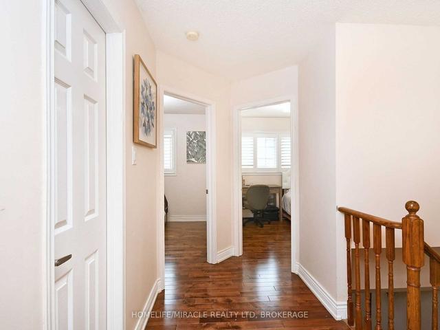 32 Summerdale Cres, House semidetached with 3 bedrooms, 3 bathrooms and 3 parking in Brampton ON | Image 21