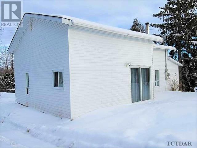 270 Hayes St, House detached with 2 bedrooms, 1 bathrooms and 8 parking in Kirkland Lake ON | Image 5