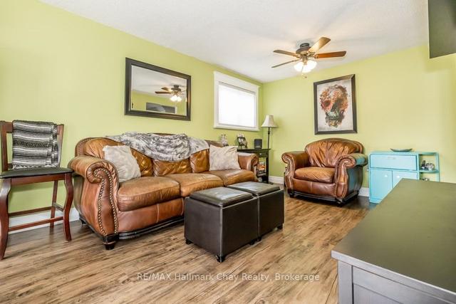 19 Sinclair Crt, House detached with 3 bedrooms, 2 bathrooms and 3 parking in Barrie ON | Image 11