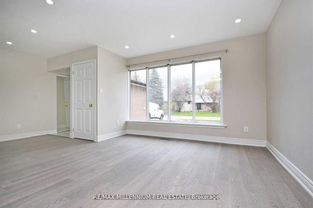 156 Folkstone Cres, House detached with 3 bedrooms, 2 bathrooms and 4 parking in Brampton ON | Image 35