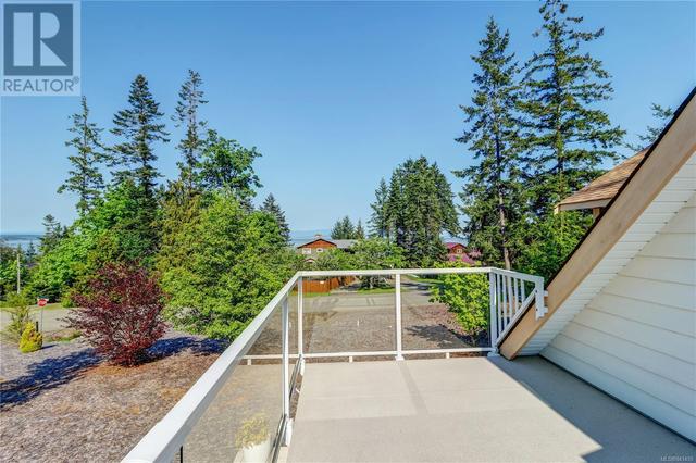 4686 Maple Guard Dr, House detached with 3 bedrooms, 4 bathrooms and 2 parking in Nanaimo H BC | Image 55