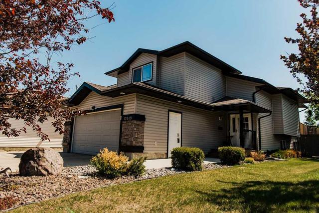 10249 72 Avenue, House detached with 4 bedrooms, 3 bathrooms and 8 parking in Grande Prairie AB | Image 1