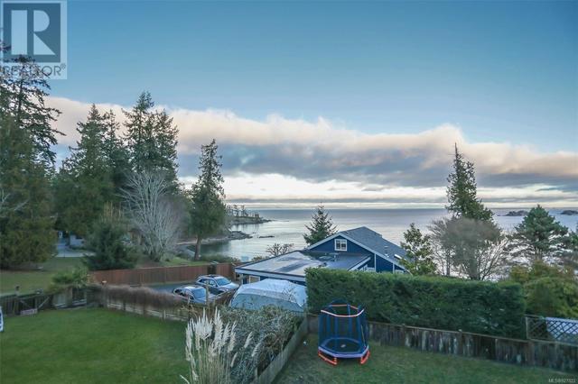 3990 Hammond Bay Rd, House detached with 7 bedrooms, 4 bathrooms and 6 parking in Nanaimo BC | Image 2