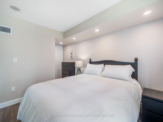 925 - 4k Spadina Ave, Condo with 2 bedrooms, 2 bathrooms and 1 parking in Toronto ON | Image 4