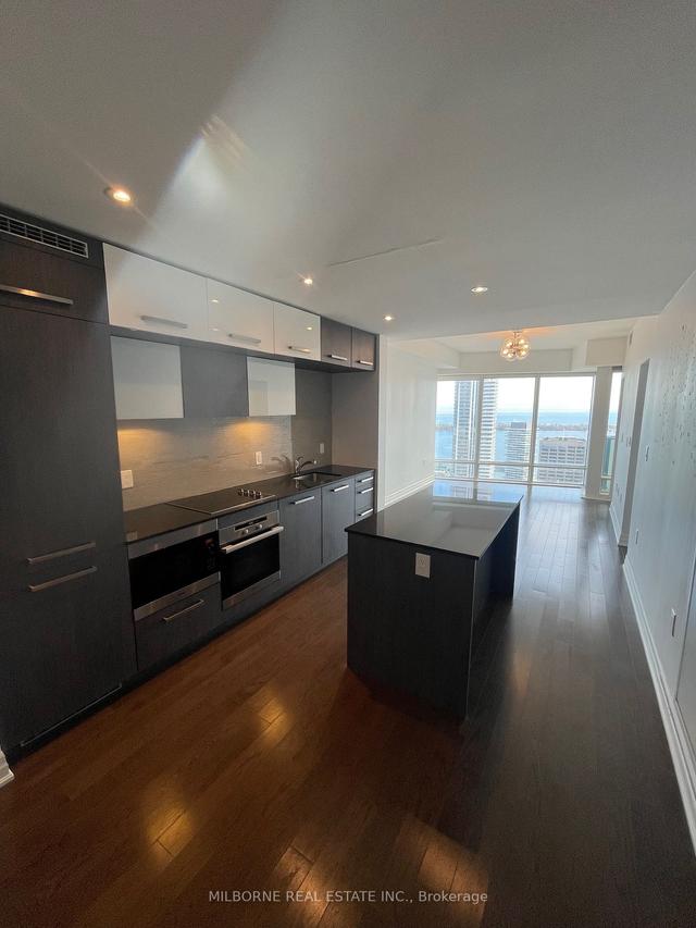 4311 - 8 The Esplanade Ave, Condo with 1 bedrooms, 2 bathrooms and 0 parking in Toronto ON | Image 1
