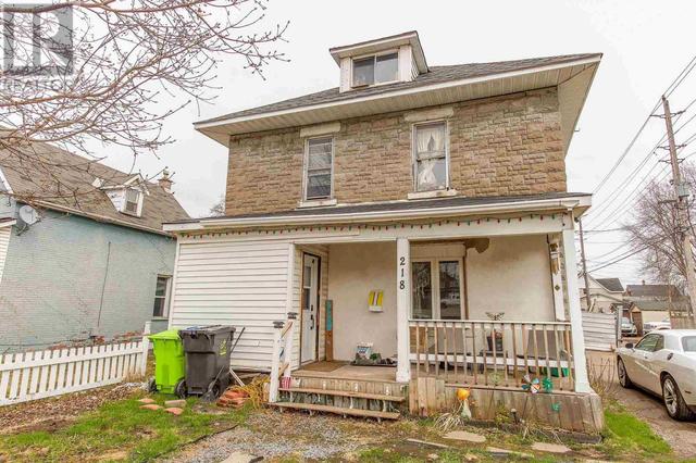 218 St. James St, House detached with 3 bedrooms, 2 bathrooms and null parking in Sault Ste. Marie ON | Image 1