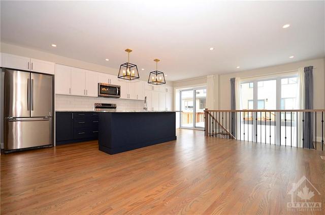109 Porter Street, Townhouse with 3 bedrooms, 3 bathrooms and 3 parking in Ottawa ON | Image 9