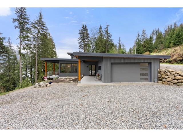 103 Witherby Road, House detached with 2 bedrooms, 2 bathrooms and 8 parking in Sunshine Coast F BC | Image 4
