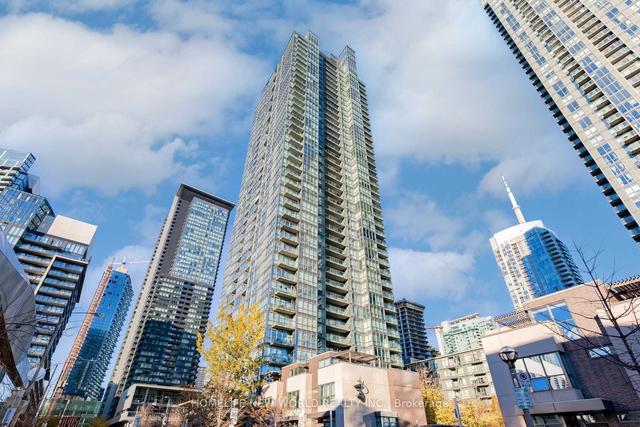 3701 - 15 Fort York Blvd, Condo with 2 bedrooms, 2 bathrooms and 1 parking in Toronto ON | Image 1