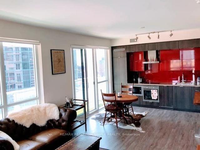 1611 - 300 Front St W, Condo with 2 bedrooms, 2 bathrooms and 1 parking in Toronto ON | Image 9