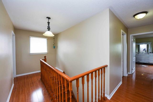 8 Jeremy Pl, House detached with 4 bedrooms, 4 bathrooms and 5 parking in Brampton ON | Image 5