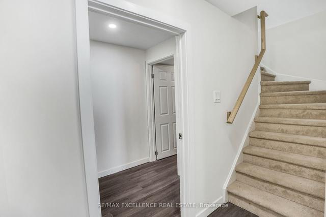 128 Golden Springs Dr, House attached with 3 bedrooms, 4 bathrooms and 2 parking in Brampton ON | Image 30