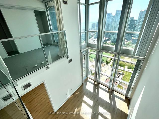 3701 - 15 Fort York Blvd, Condo with 2 bedrooms, 2 bathrooms and 1 parking in Toronto ON | Image 7