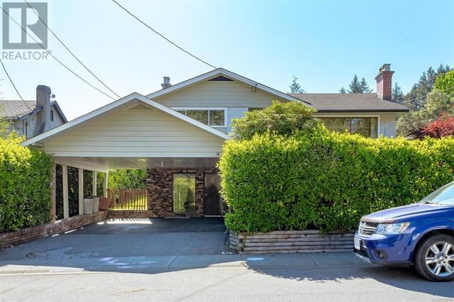 9821 Fir St, House detached with 3 bedrooms, 2 bathrooms and 3 parking in North Cowichan BC | Image 2