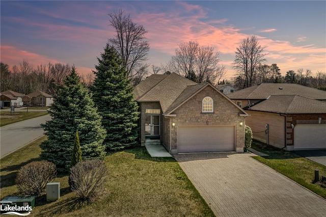 49 Riverdale Drive, House detached with 4 bedrooms, 3 bathrooms and null parking in Wasaga Beach ON | Image 1