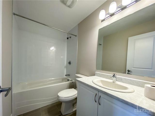 1033 Speedvale Court, Townhouse with 3 bedrooms, 4 bathrooms and 2 parking in Ottawa ON | Image 14