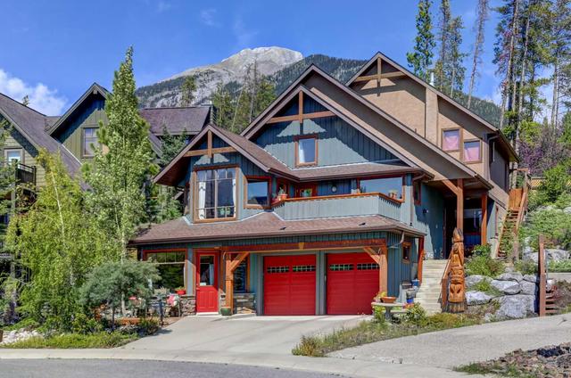 219 Eagle Point, House detached with 5 bedrooms, 4 bathrooms and 4 parking in Canmore AB | Image 1