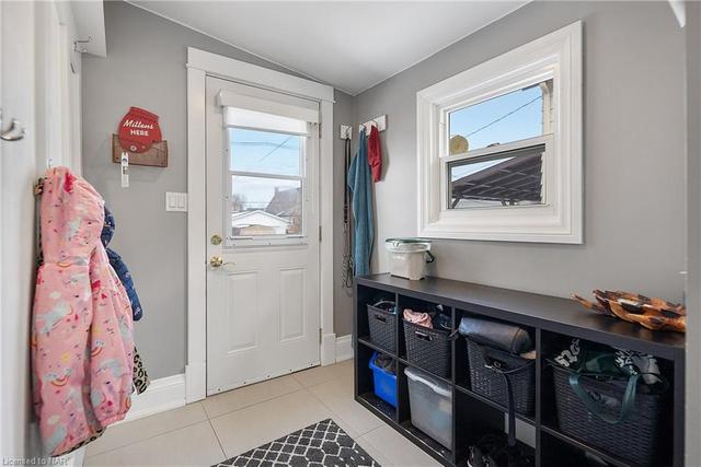 25 Almond Street, House detached with 2 bedrooms, 1 bathrooms and null parking in St. Catharines ON | Image 9