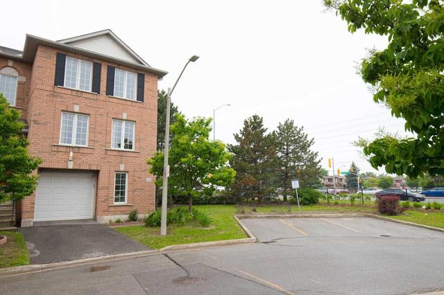 103 - 2 Clay Brick Crt, Townhouse with 3 bedrooms, 3 bathrooms and 1 parking in Brampton ON | Image 1
