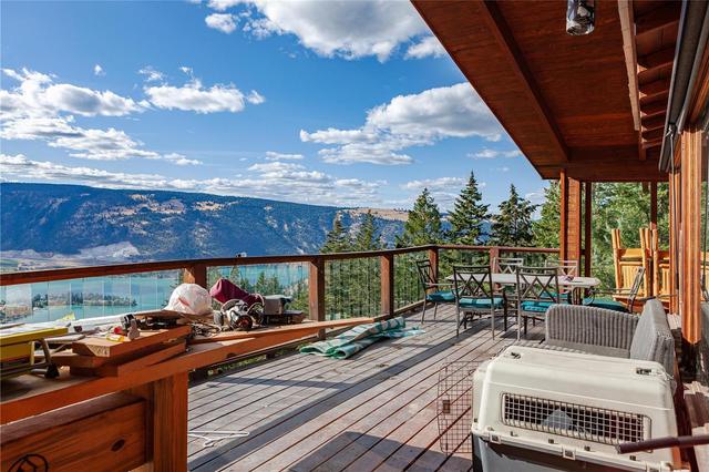 5572 Oyama Lake Road, House detached with 4 bedrooms, 2 bathrooms and 26 parking in Columbia Shuswap F BC | Image 10