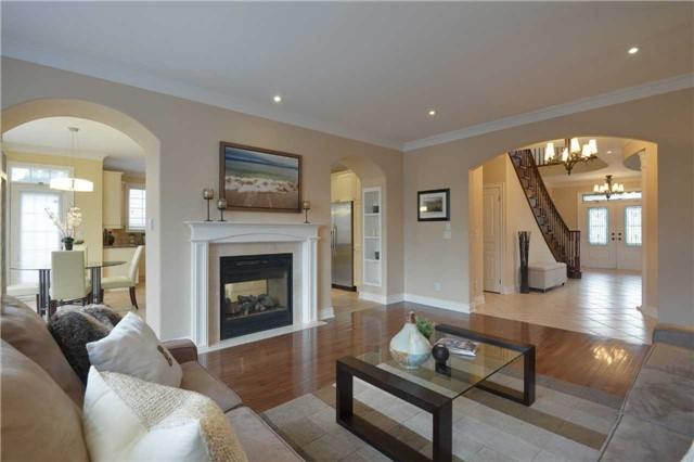861 Canyon St, House detached with 4 bedrooms, 4 bathrooms and 4 parking in Mississauga ON | Image 5